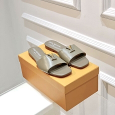 Louis Vuitton Slippers